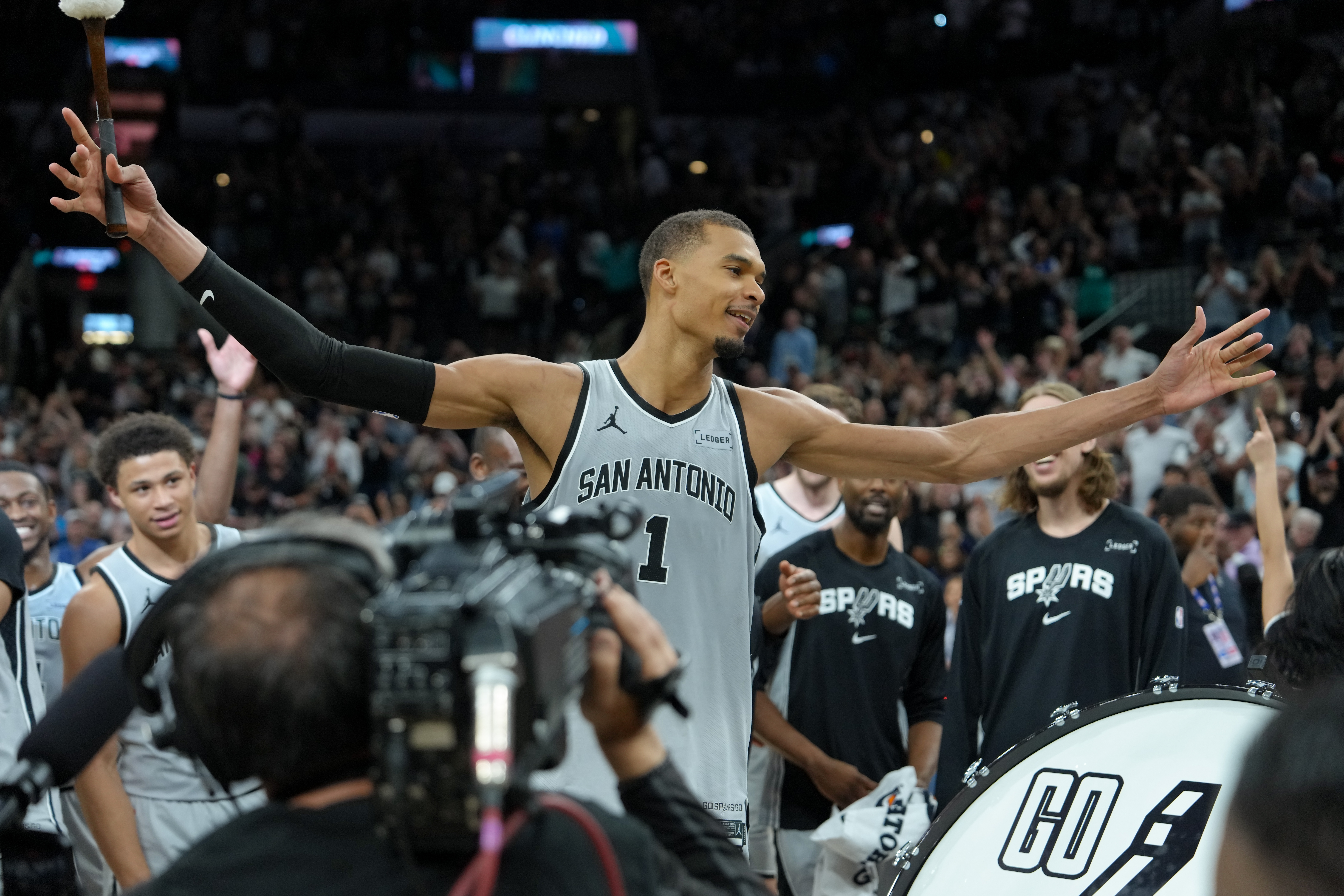 博鱼体育-文班有实力但很难破大梦盖帽纪录！健康与对手拒投是两座大山